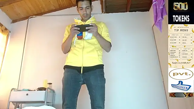 Snapshot of JohanyLatino chatting on 05/12/26, 10:07 JohanyLatino online show from 05/12/26, 10:07