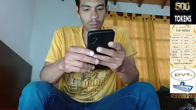 Snapshot of JohanyLatino chatting on 05/23/26, 10:47 JohanyLatino online show from 05/23/26, 10:47