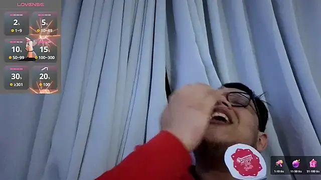 Snapshot of batman2433 chatting on 10/30/25, 12:34 batman2433 online show from 10/30/25, 12:34