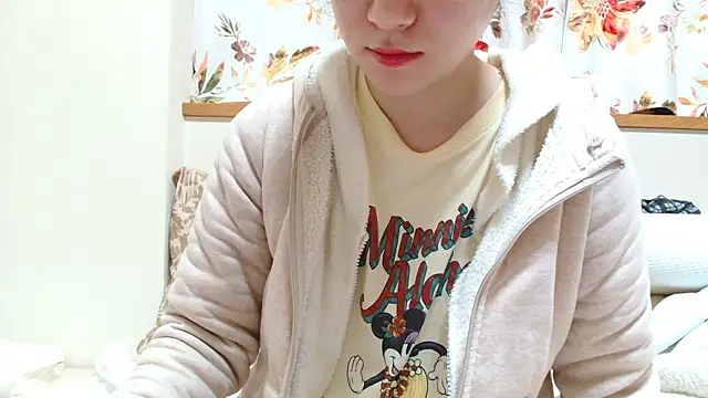 liliyRiSAcha-n online show from 01/06/26, 08:07