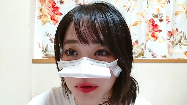 liliyRiSAcha-n online show from 06/03/26, 06:16
