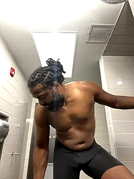 Snapshot of mikejones7661 chatting on 10/20/25, 05:19 mikejones7661 online show from 10/20/25, 05:19