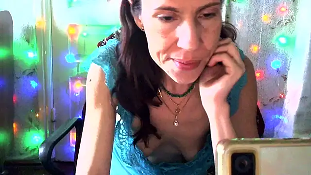 Snapshot of Ladywinter chatting on 06/07/26, 02:10 Ladywinter online show from 06/07/26, 02:10