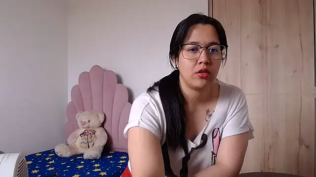 Snapshot of lady_hot2xx chatting on 08/06/26, 04:53 lady hot2xx online show from 08/06/26, 04:53