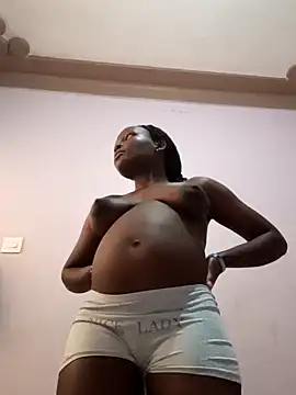 Snapshot of sweet_zara01 chatting on 01/22/25, 01:32 sweet zara01 online show from 01/22/25, 01:32