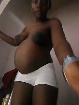 Snapshot of sweet_zara01 chatting on 03/12/25, 02:56 sweet zara01 online show from 03/12/25, 02:56