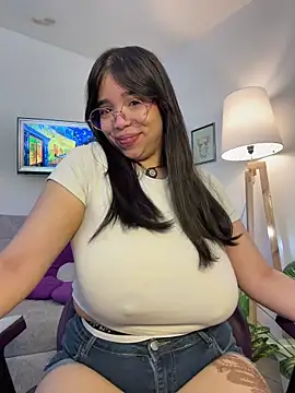 tati reyess online show from 05/20/26, 12:44