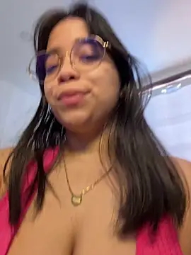 Snapshot of tati_reyess chatting on 07/06/26, 11:51 tati reyess online show from 07/06/26, 11:51