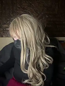 Snapshot of Mayoosh6 chatting on 02/15/25, 06:23 Mayoosh6 online show from 02/15/25, 06:23