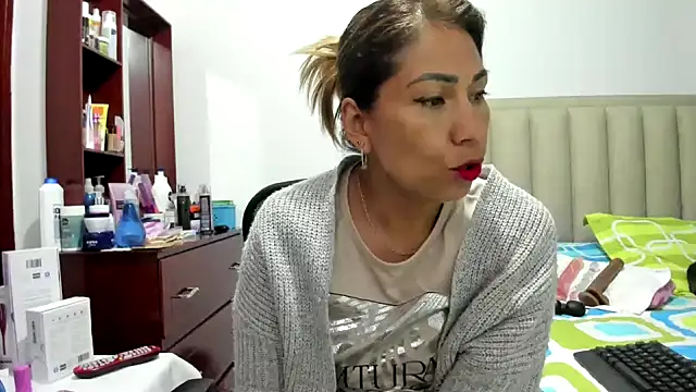 Chloemiller89 online show from 01/31/25, 09:16