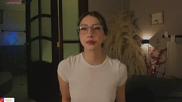 lua ferch   online show from 02/15/25, 12:54