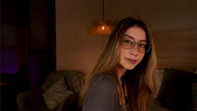 lua ferch   online show from 11/04/25, 01:10