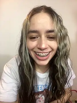 Natalia Suarez online show from 11/05/25, 12:10