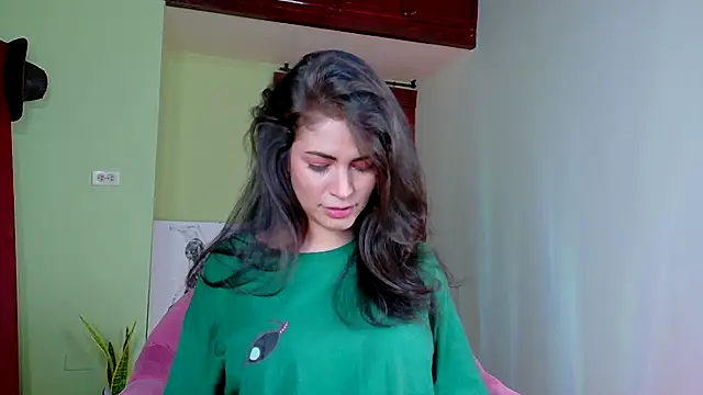 Snapshot of Emma__Blanco chatting on 12/02/25, 09:43 Emma Blanco online show from 12/02/25, 09:43