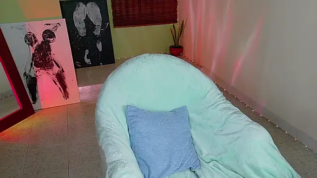 Snapshot of Emma__Blanco chatting on 02/10/26, 07:07 Emma Blanco online show from 02/10/26, 07:07