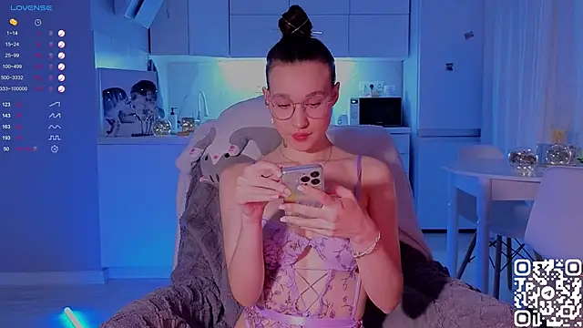 Snapshot of shey1i chatting on 12/10/24, 06:06 shey1i online show from 12/10/24, 06:06