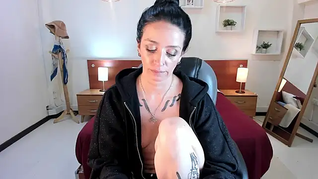 Kristen Garner online show from 02/08/25, 11:55