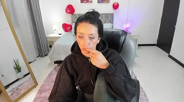 Kristen Garner online show from 02/17/25, 11:42