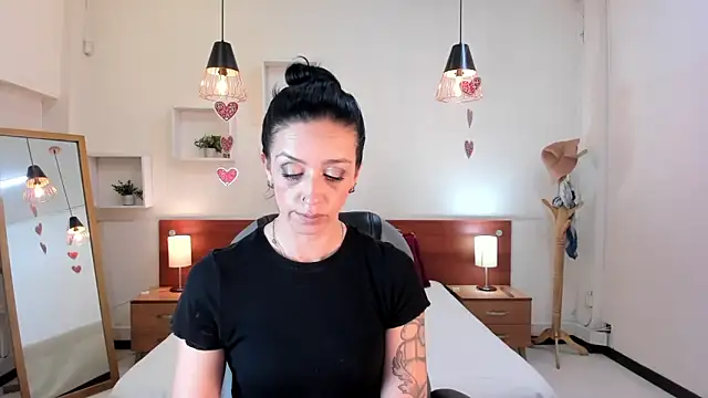 Kristen Garner online show from 02/21/25, 08:49