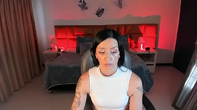 Kristen Garner online show from 09/26/25, 08:13