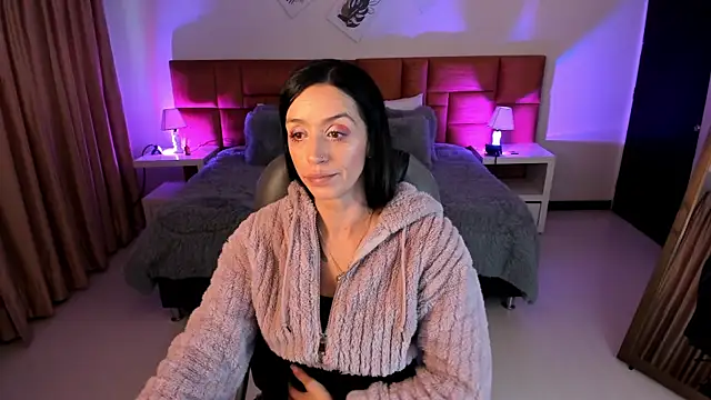 Kristen Garner online show from 10/21/25, 08:09