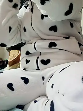 lolo890 online show from 12/04/25, 09:23