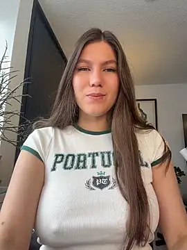 AmelieLaurent  online show from 07/05/26, 04:58