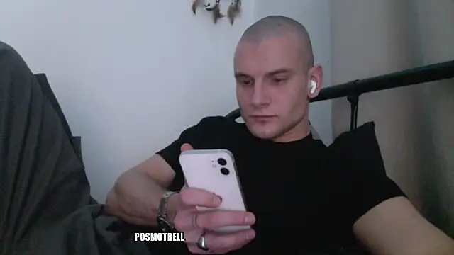 Snapshot of ETHAN_MOORE chatting on 02/05/26, 06:34 ETHAN MOORE online show from 02/05/26, 06:34