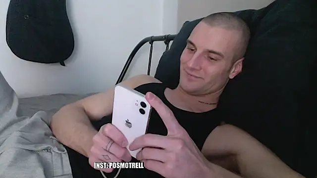 Snapshot of ETHAN_MOORE chatting on 02/25/26, 04:16 ETHAN MOORE online show from 02/25/26, 04:16