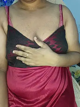 Snapshot of Malluivaniya chatting on 07/17/26, 05:40 Malluivaniya online show from 07/17/26, 05:40