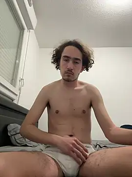 Snapshot of meilleurmodele chatting on 03/07/25, 10:32 meilleurmodele online show from 03/07/25, 10:32