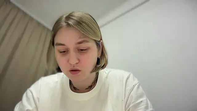 Snapshot of Isabel-Bailey chatting on 10/08/25, 09:01 Isabel-Bailey online show from 10/08/25, 09:01