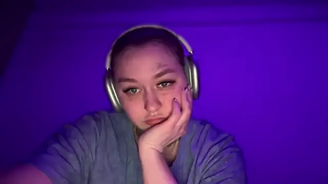 Snapshot of Isabel-Bailey chatting on 10/23/25, 09:24 Isabel-Bailey online show from 10/23/25, 09:24