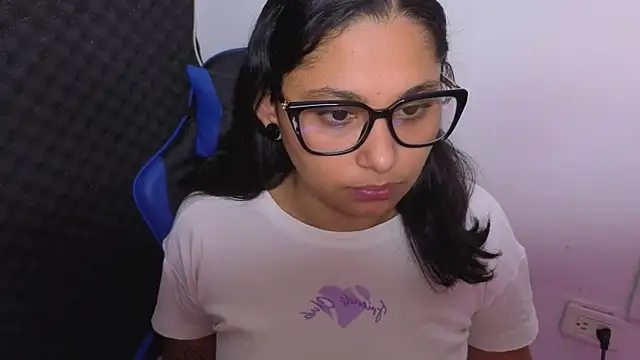 Cuteprincess21 online show from 04/02/26, 07:44