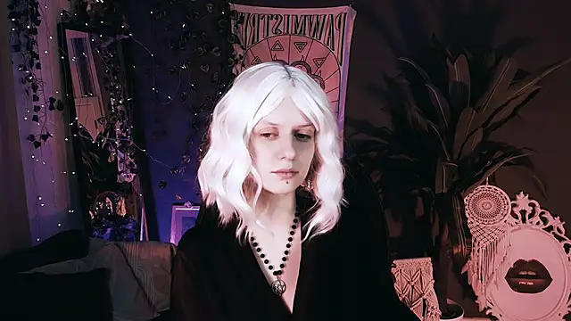 Noah ElmerX online show from 11/18/25, 04:33