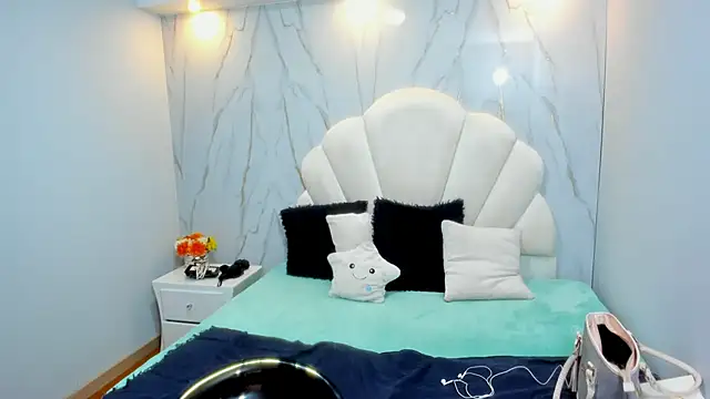 Rosalinda Cortez online show from 03/12/25, 04:24