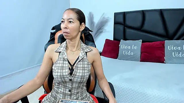 Rosalinda Cortez online show from 09/25/25, 12:53