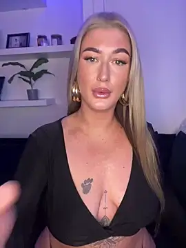 Snapshot of MissyLeeX chatting on 01/04/25, 05:47 MissyLeeX online show from 01/04/25, 05:47