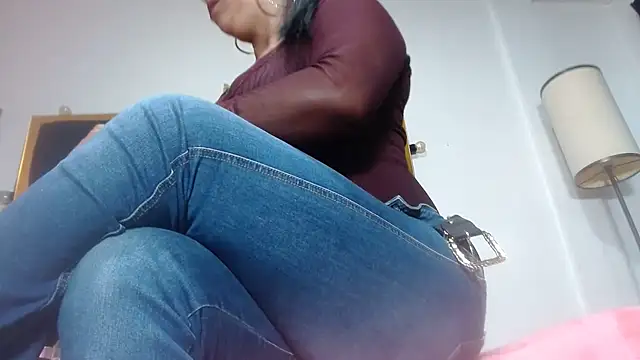 Helennahot online show from 04/14/26, 01:50