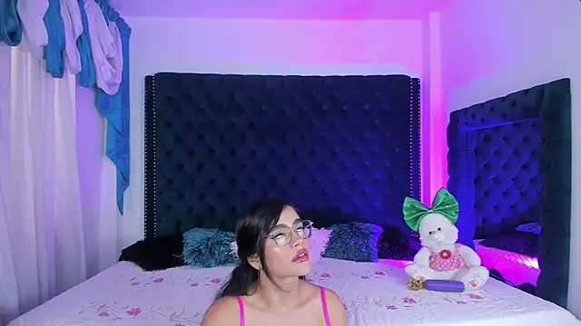 nikolsmithh online show from 12/16/25, 07:19