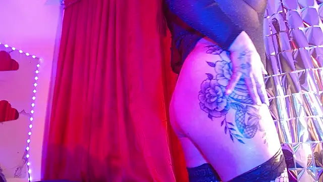 juanitared online show from 02/17/26, 02:19