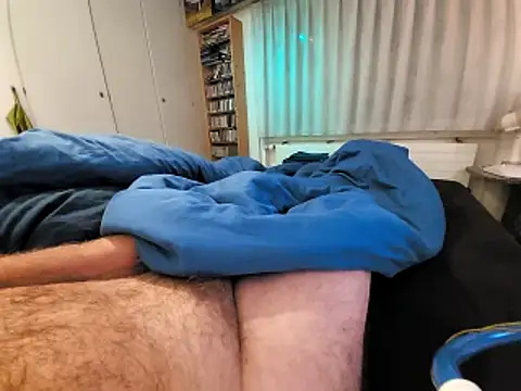 Snapshot of Ettarak chatting on 12/22/24, 11:31 Ettarak online show from 12/22/24, 11:31