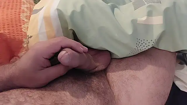 Snapshot of Ettarak chatting on 10/08/25, 10:18 Ettarak online show from 10/08/25, 10:18