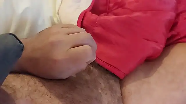 Snapshot of Ettarak chatting on 10/19/25, 09:26 Ettarak online show from 10/19/25, 09:26