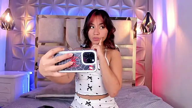 Snapshot of nahia_low chatting on 02/13/25, 04:00 nahia low online show from 02/13/25, 04:00