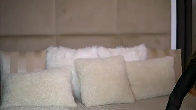 Snapshot of AnaisBellas chatting on 01/02/25, 09:28 AnaisBellas online show from 01/02/25, 09:28