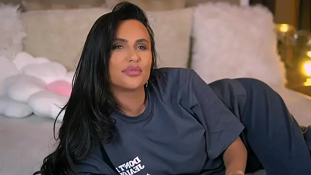 Snapshot of AnaisBellas chatting on 03/02/25, 09:11 AnaisBellas online show from 03/02/25, 09:11