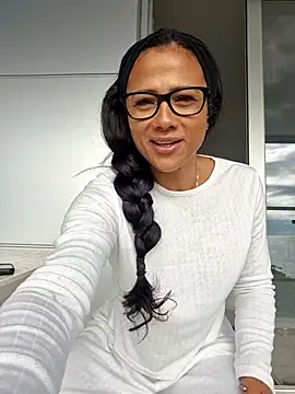 Allana Squirt online show from 11/18/25, 09:47