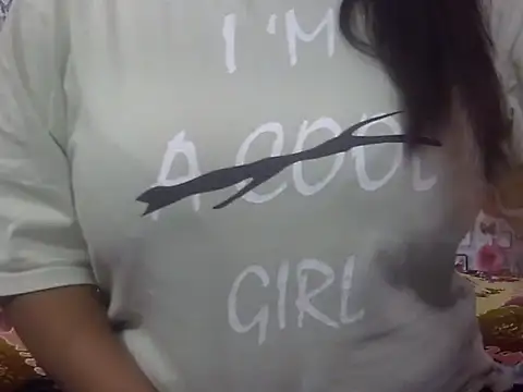 Lusty Wife1 online show from 04/19/26, 08:00