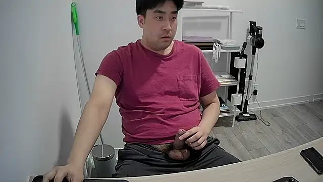 Koreanboy171 online show from 04/15/26, 12:06